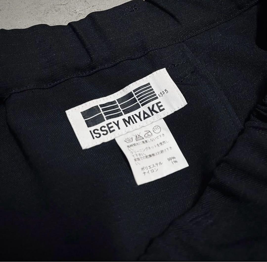 【美品】ISSEY MIYAKE 132.5 変形ドレープパンツ 黒
