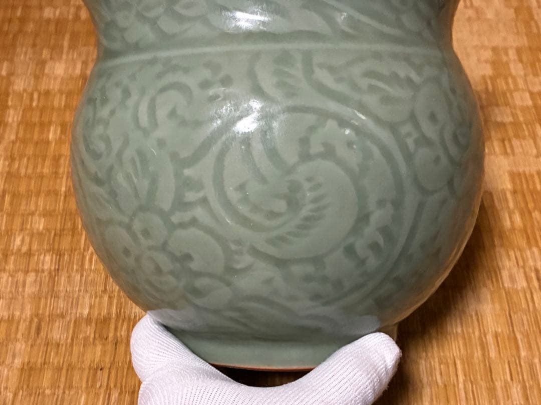 中国 唐物 青磁 龍泉窯 陽刻 丸壺 木箱付