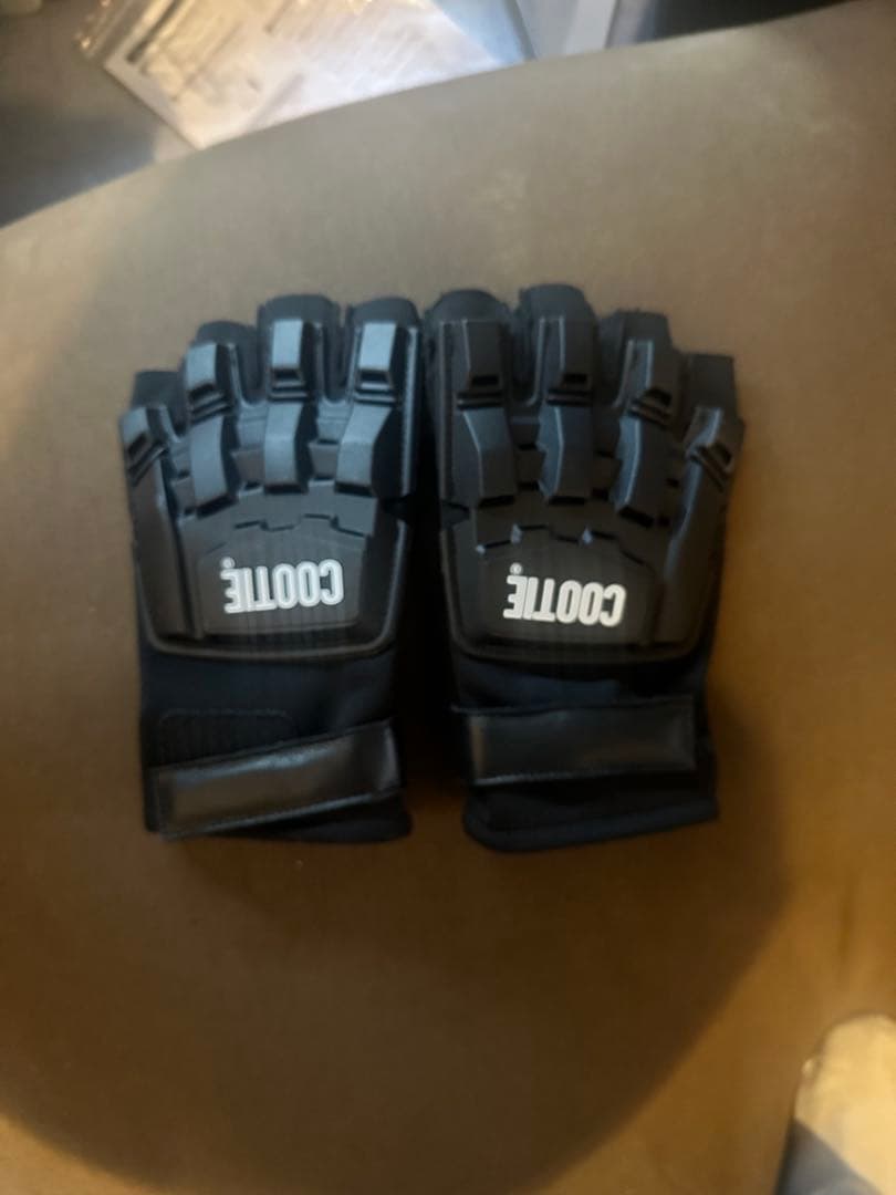 cootie productionsグローブ