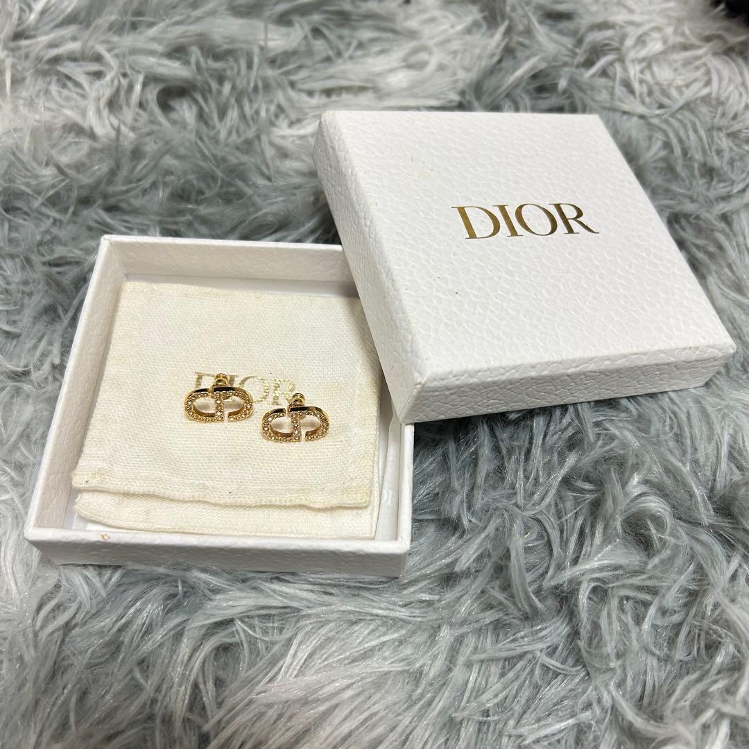 り*ご様 Dior ゴールドピアス 専用ケース付き
