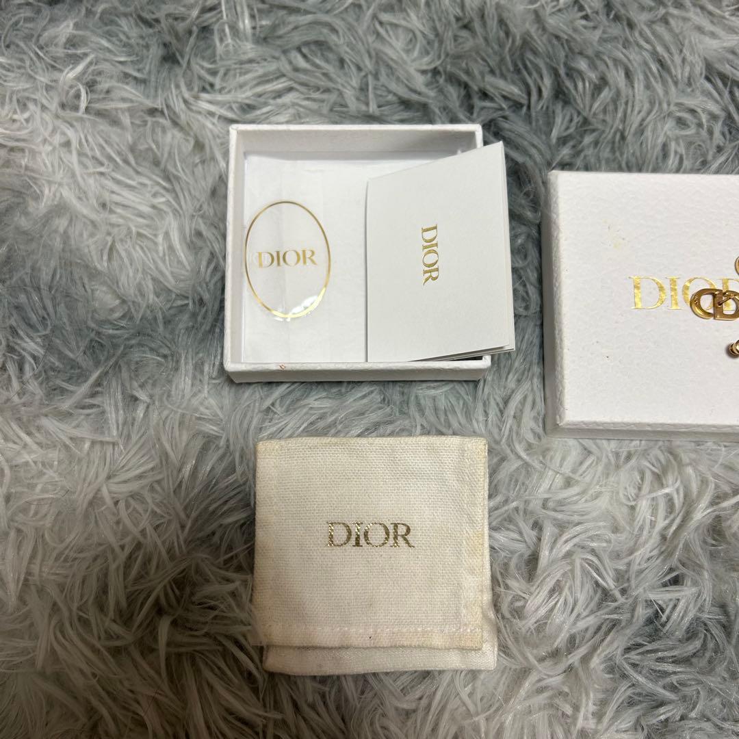 り*ご様 Dior ゴールドピアス 専用ケース付き