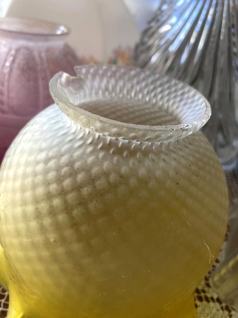 ④　英国アンティーク　黄色の元気の出るフリルシェード　照明　ガラスシェード