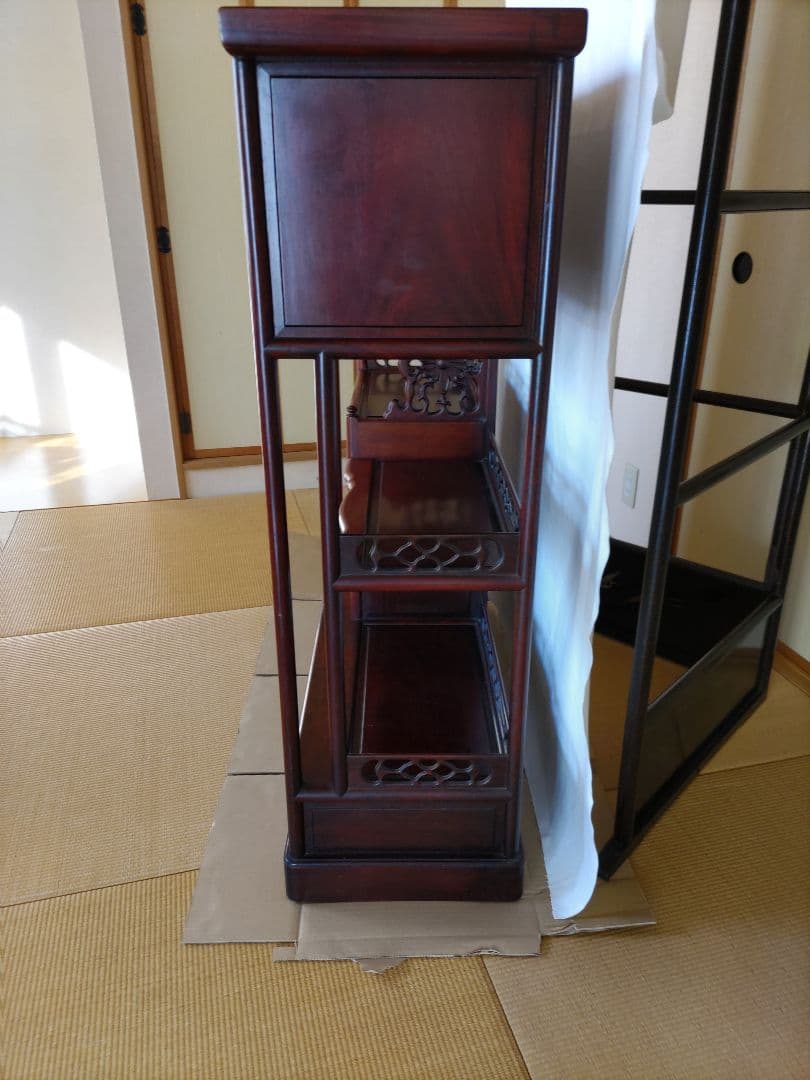 【最終値下げ】紫檀　彫刻装飾付き棚