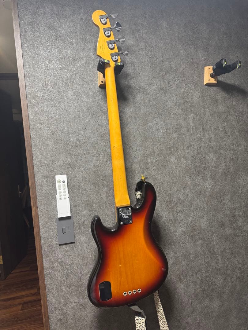 ベース FenderUSA American Deluxe Jazz Bass