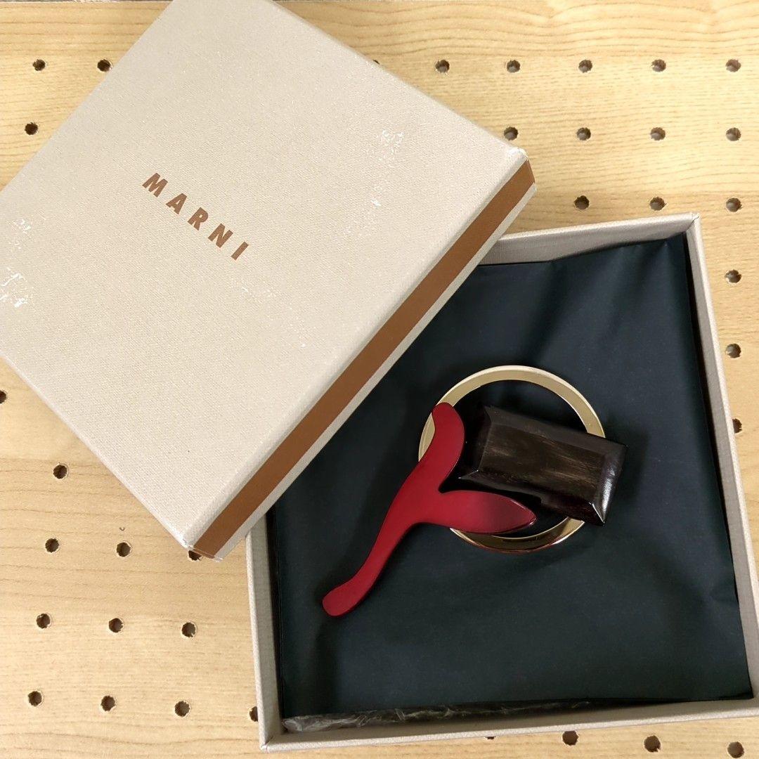 マルニ ブローチ レッド ブラック ブラウン シルバーカラー イタリア製