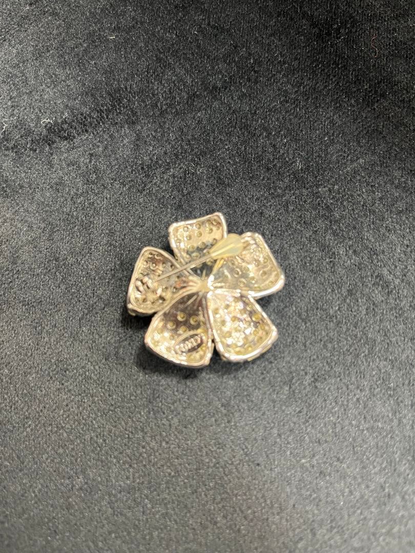 ミ*リ様 【美品】FOXEY フォクシー　ライトグリーンフラワーブローチ