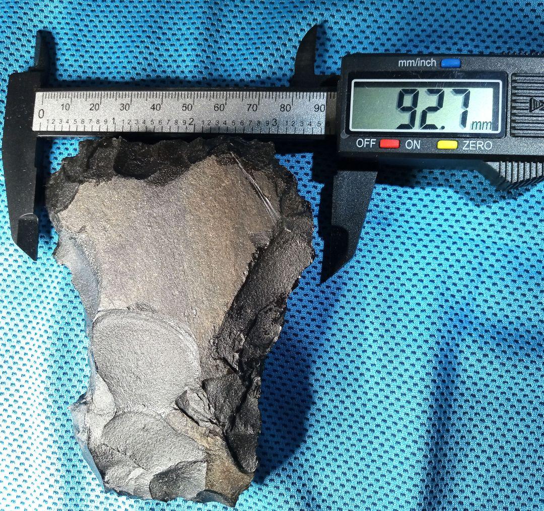 握り斧 サヌカイト 石器 360 c  模写 握槌