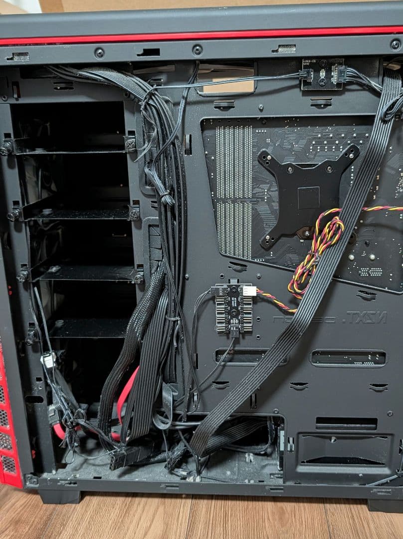 NZXT アクリルウィンドウ付きPCケース　H440ジャンク