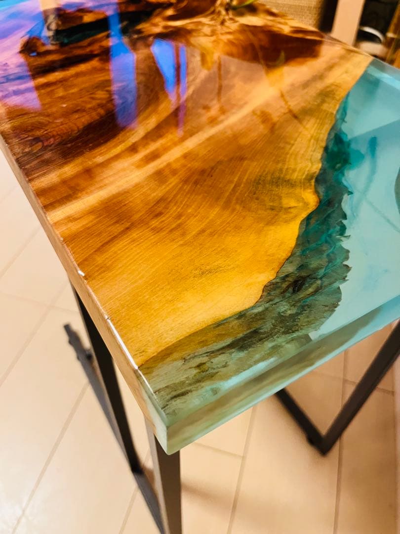 レジンテーブル　栃の木　ソファテーブル　サイドテーブル　コーヒーテーブル