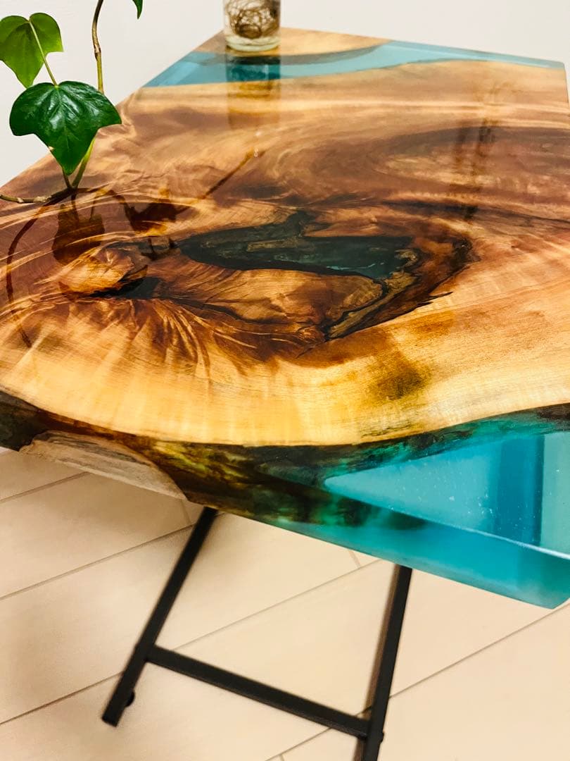 レジンテーブル　栃の木　ソファテーブル　サイドテーブル　コーヒーテーブル