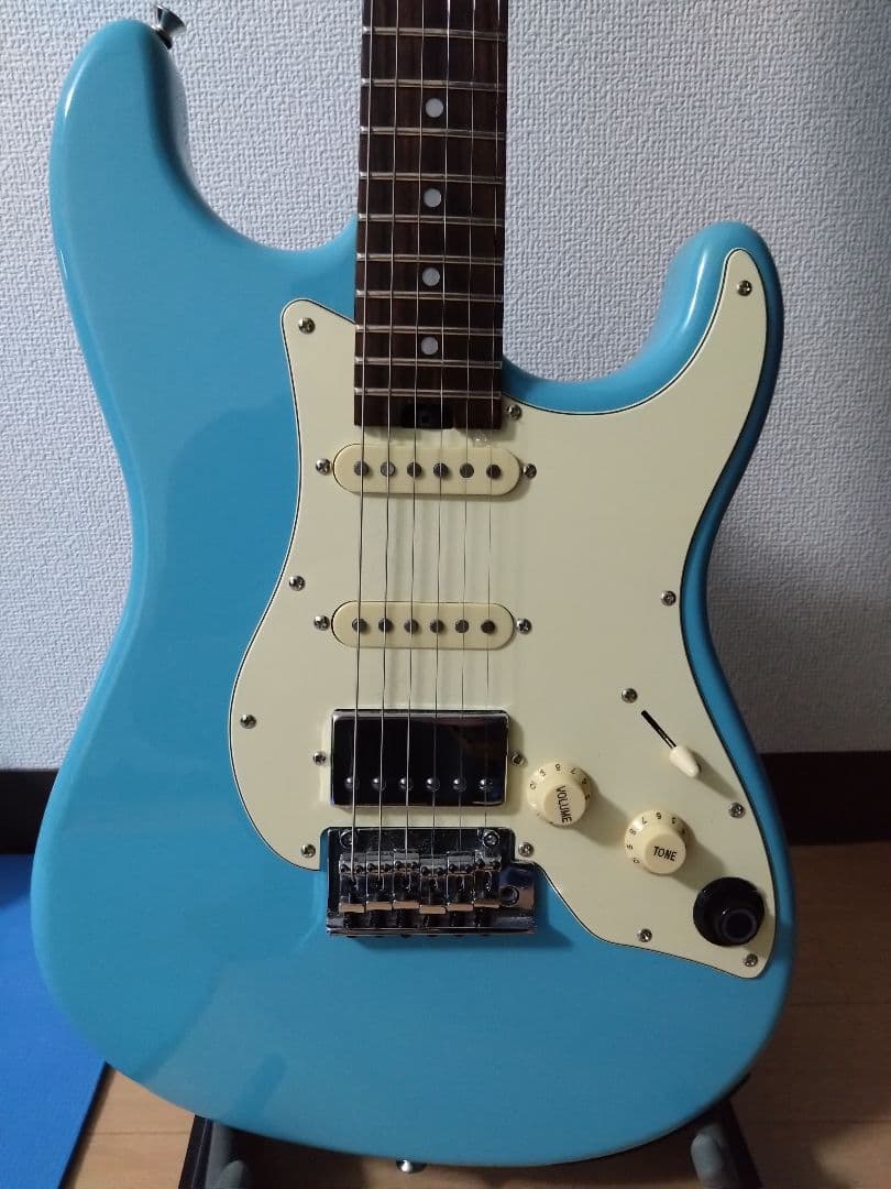 エレキギターMOORE GTRS S800　（フットスイッチ付属）