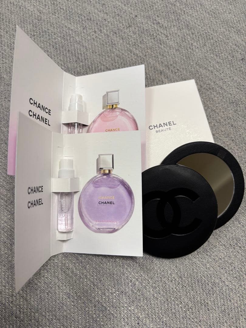 シャネル　限定ノベルティミラー/サンプル香水2本付き⭐️