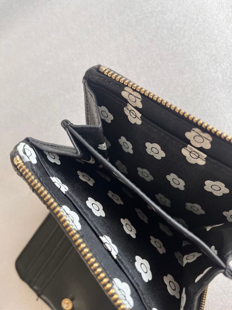 【未使用品】 MARY QUANTキルトフォームデイジー ウォレット ブラック