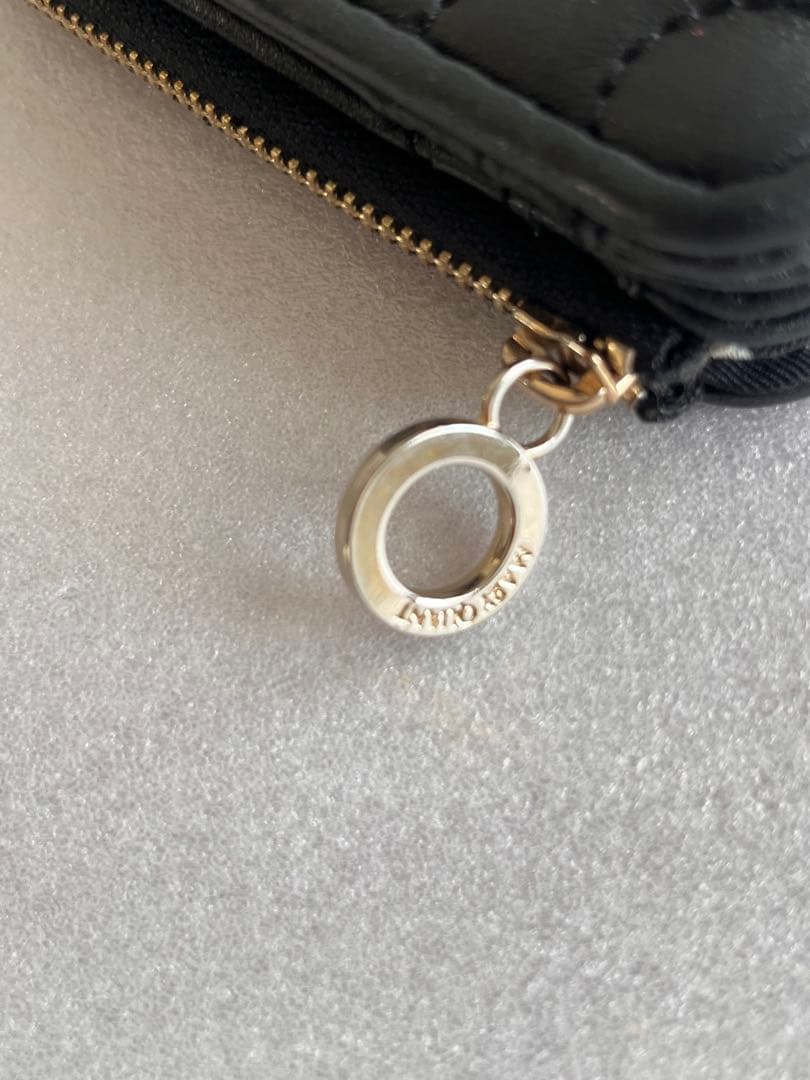 【未使用品】 MARY QUANTキルトフォームデイジー ウォレット ブラック