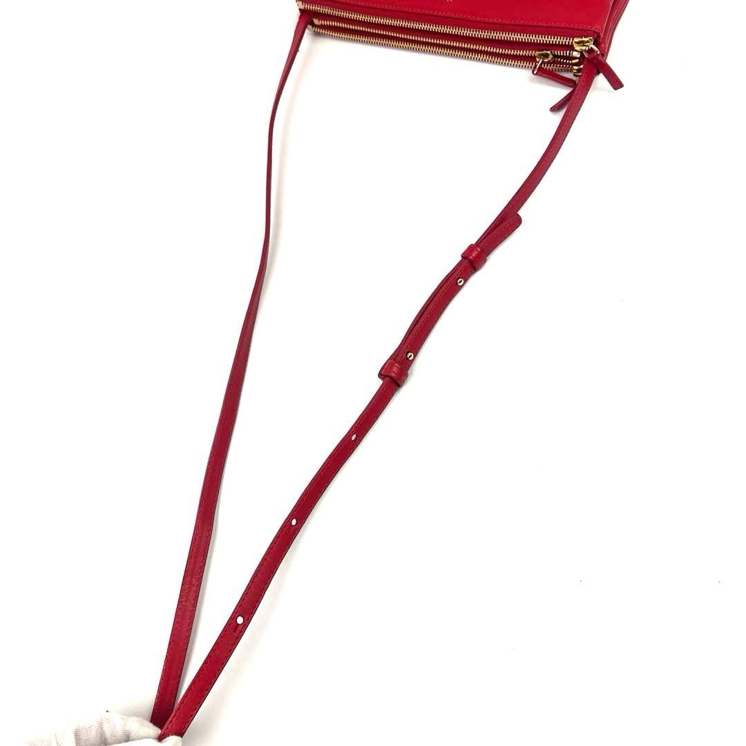【美品】セリーヌ　ショルダーバッグ　トリオ　ゴールド金具　レザー　レッド