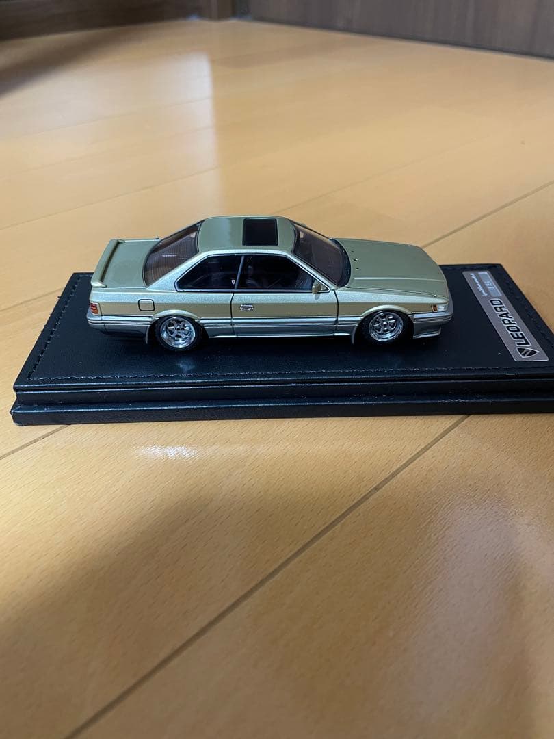 イグニッションモデル 1/43 日産 レパード F31 ゴールド