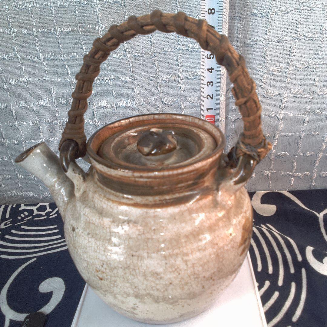 骨董２手作り陶器急須 籐ハンドル付き 水漏れあります