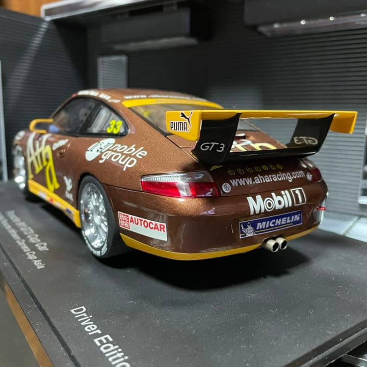 未展示品オートアート1/18Porsche911 GT3 Asia Cap’04