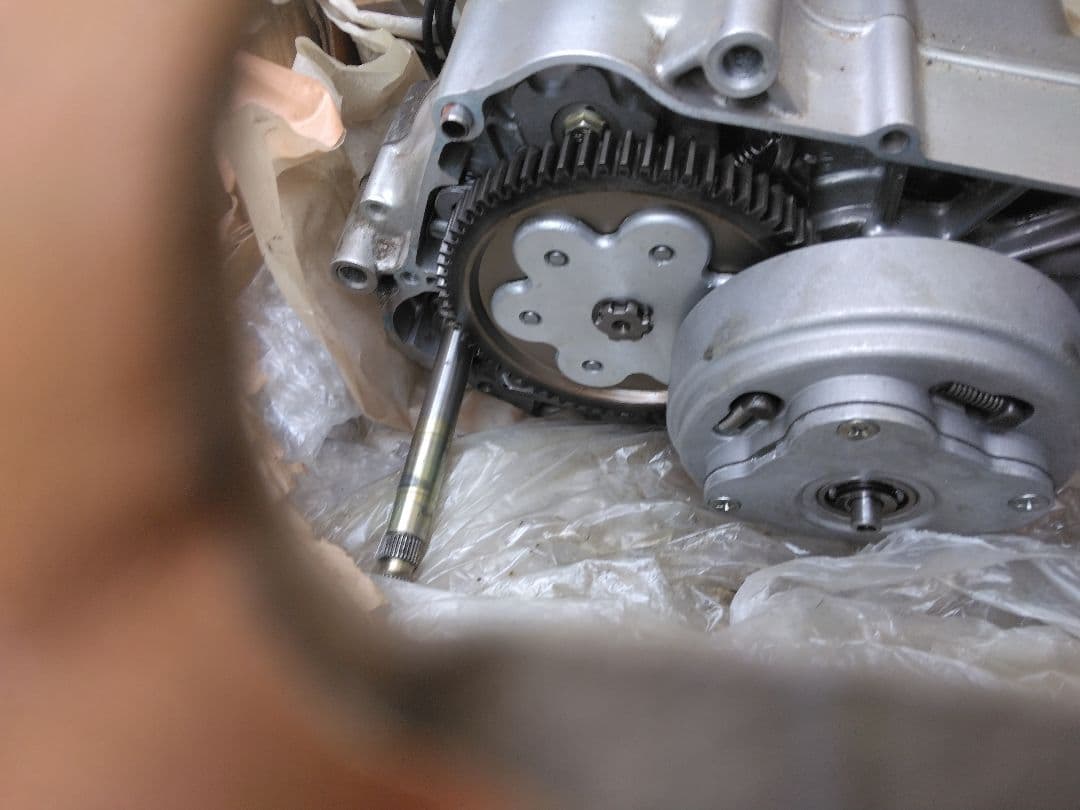 しんちゃん中華エンジン49ccエンジン シルバー アルミ製 ギア付き