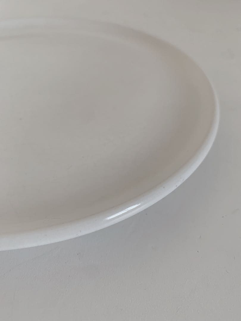 内田鋼一さんのお店で購入した白釉皿