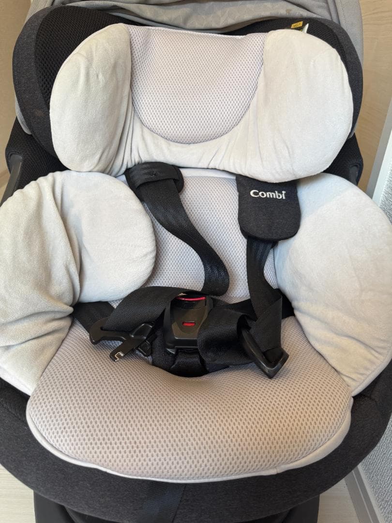 Combi コンビ チャイルドシート キッズシート