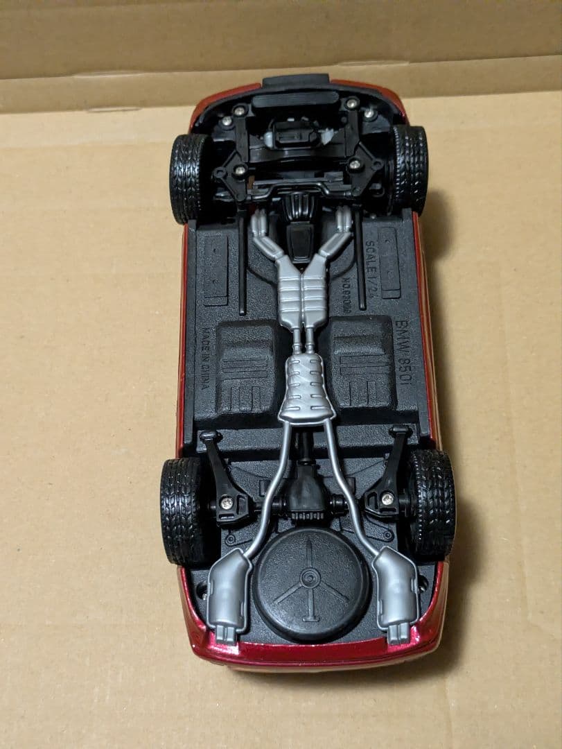 BMW 850i　1/24　ミニカー