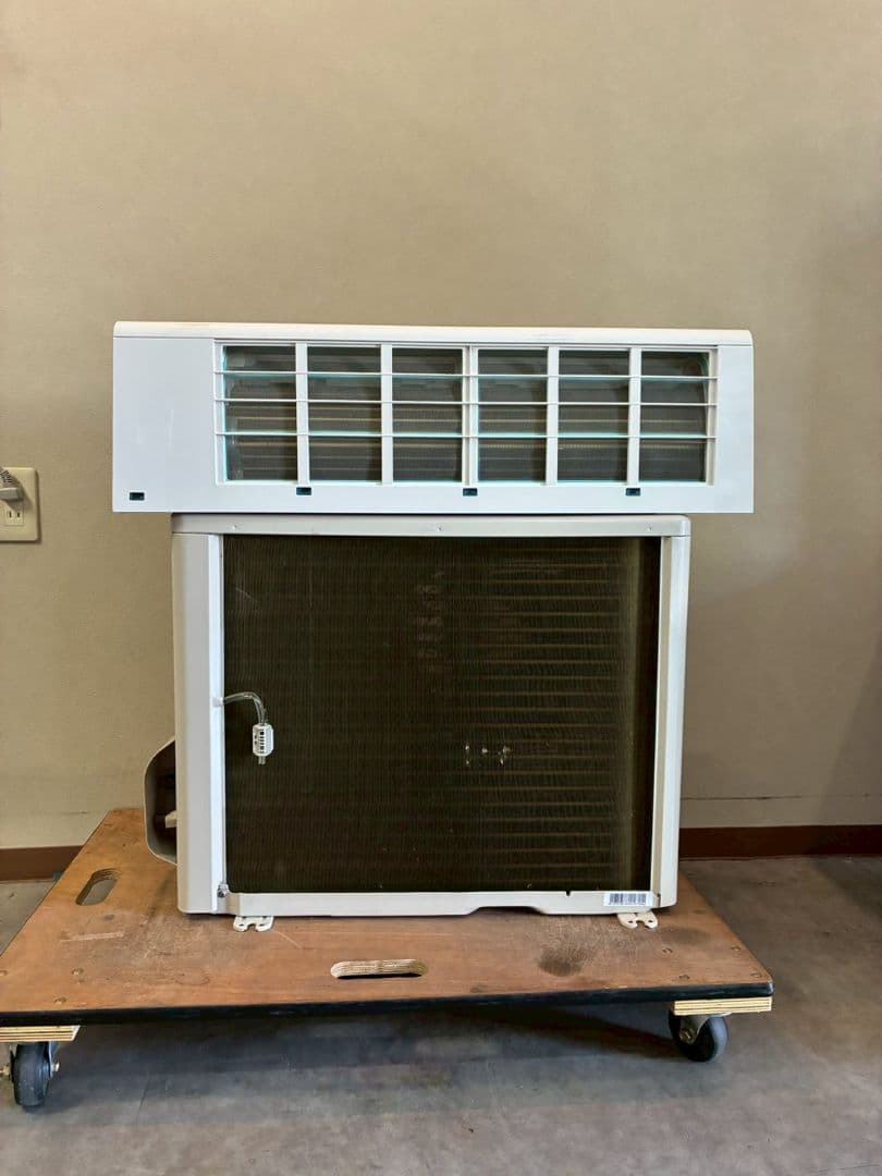 2085 東芝【RAS-K221M (W)】2024年製 6畳 エアコン 中古