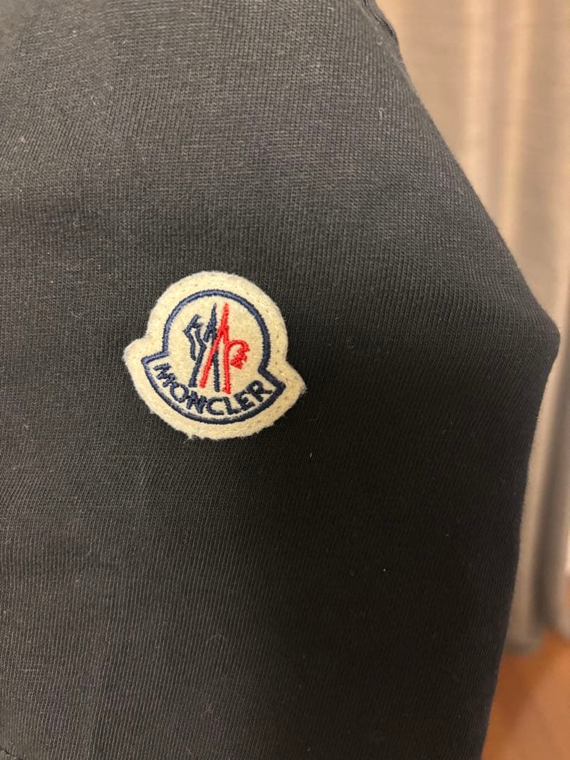 MONCLER ブラック Tシャツ ジグザグデザイン