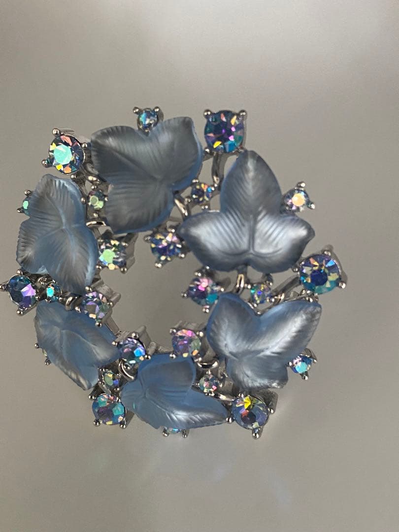 lotuscloud 2514⭐️TRIFARI トリファリヴィンテージブローチ