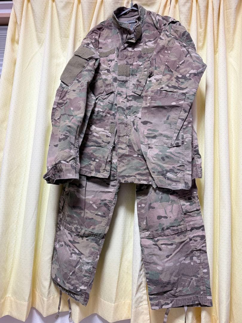 アメリカ軍の戦闘服上下セット（値引き可）