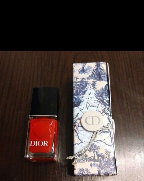 DIOR ネイルカラー レッド ギフトボックス付き２０個