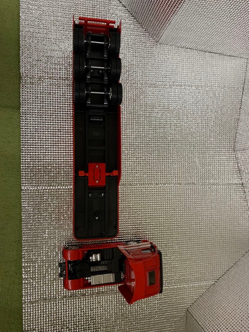 【約50㌢F1 フェラーリ　トランスポーター　スクーデリアフェラーリ1/32】