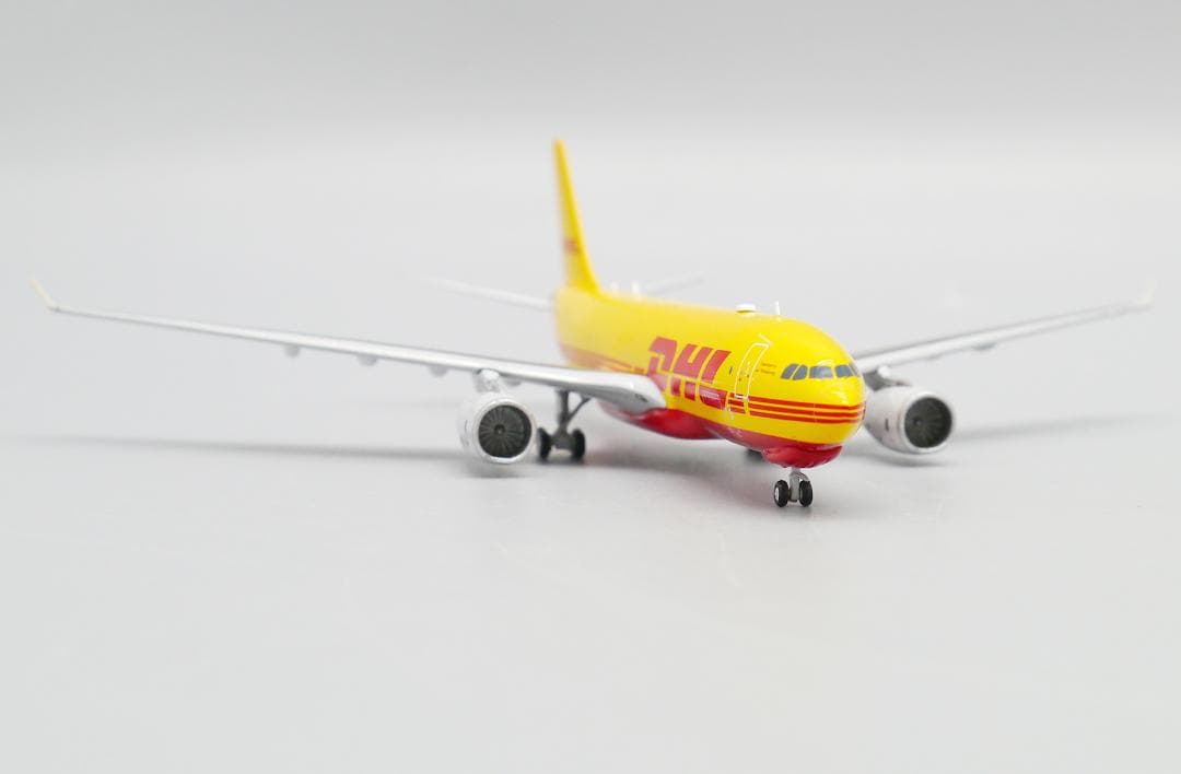 航空機・ヘリコプター DHL A330-200F B-LDP 1/400