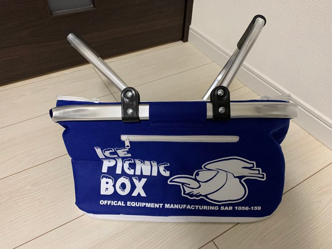 再々値下げ!! 世田谷ベース正式装備品バスケットと牛豚貯金箱セット