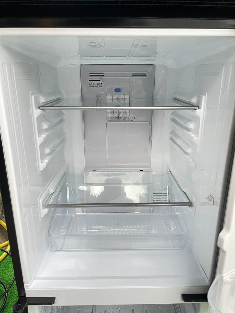 581分解洗浄済み✨ シャープ ガラストップ つけかえどっちもドア 冷蔵庫 黒