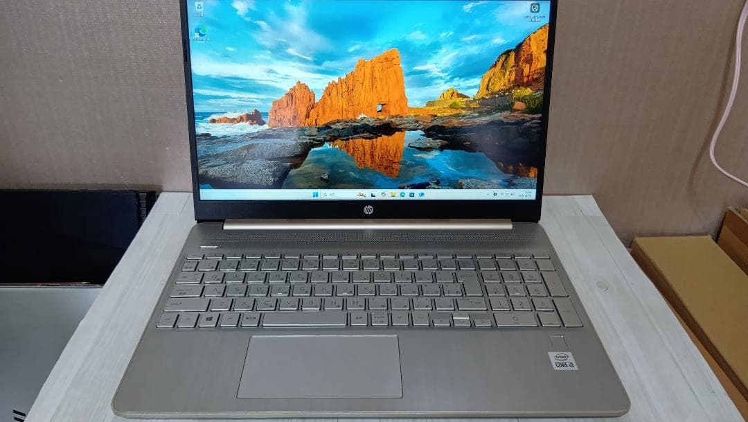 hp Laptop 15s-1124TU 第10世代i3
