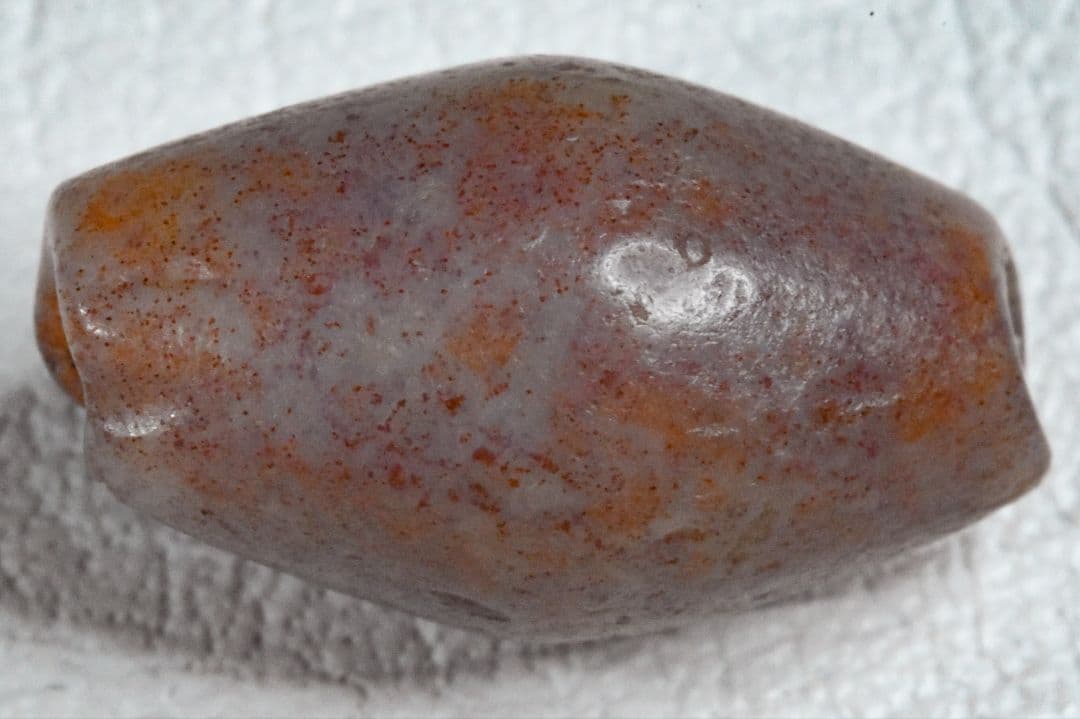 ★1000年以上前 インダス地域出土 全面ブラッドスポット入りカーネリアンビーズ