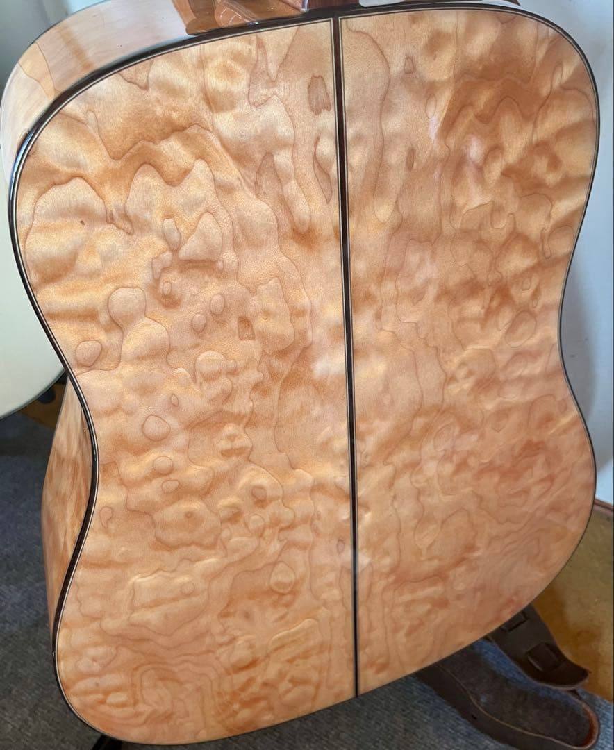 ノエルさん専用Rosso guitar エレアコ　ツリーオブライフ