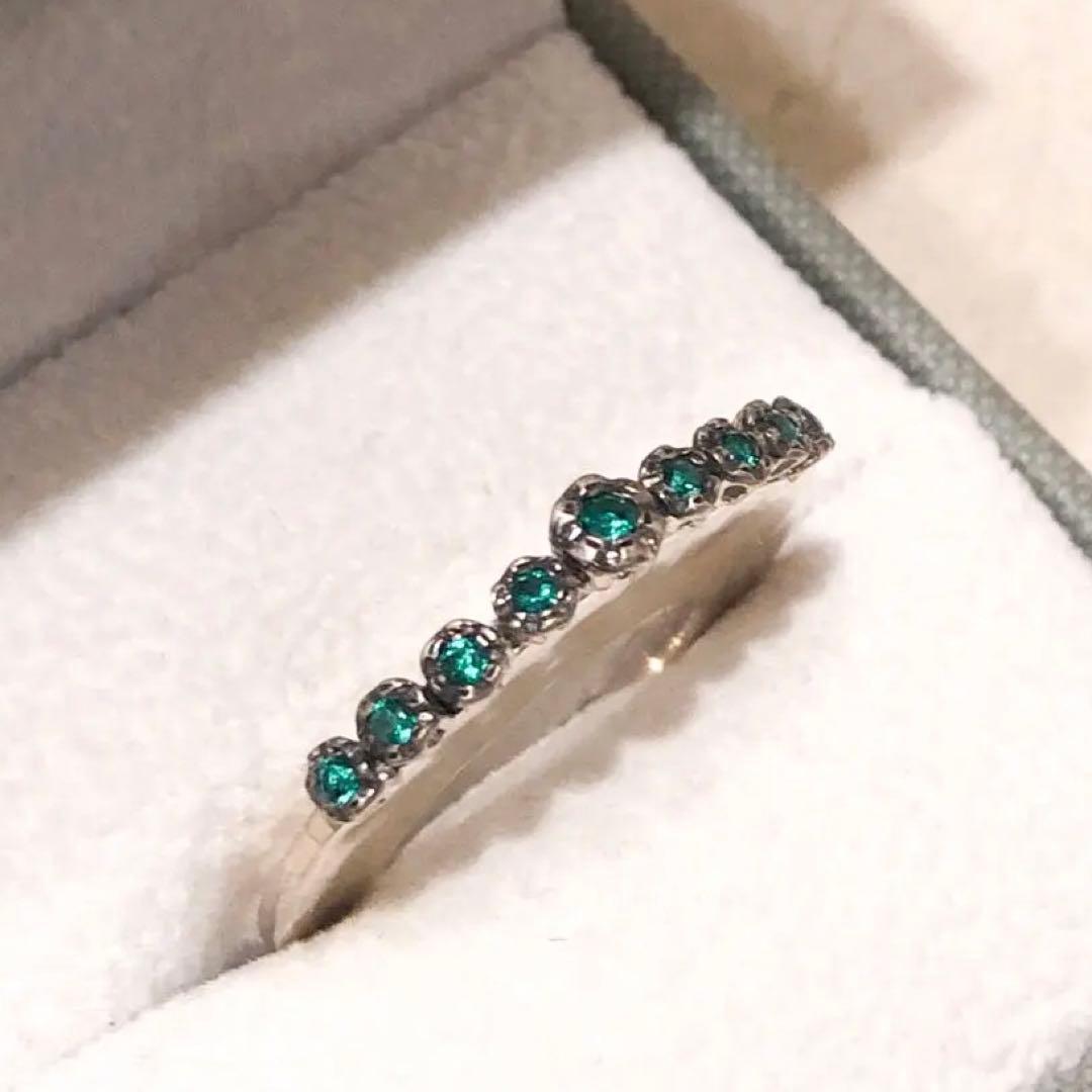 ロザマリア　エメラルドデザインリング　シルバー925刻印あり