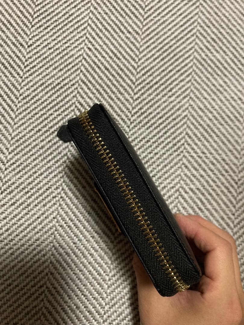 プラダお財布