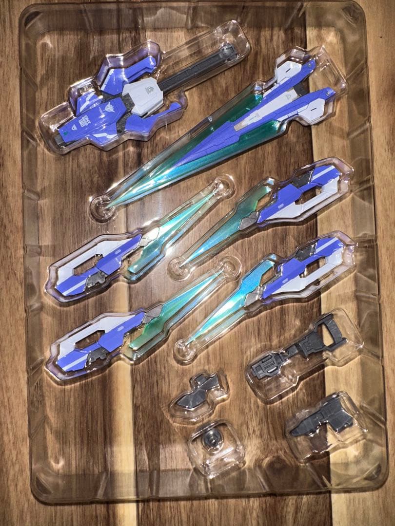 メタルビルド　ダブルオークアンタフルセイバー　＋オプション×3セット