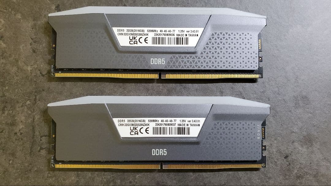 CORSAIR DDR5-5200MHz 32GB 2x16GB RGBメモリ