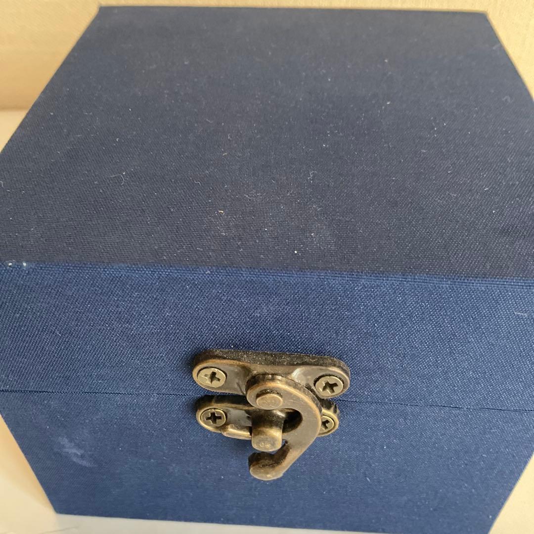 中国　水晶布袋鼻煙壷