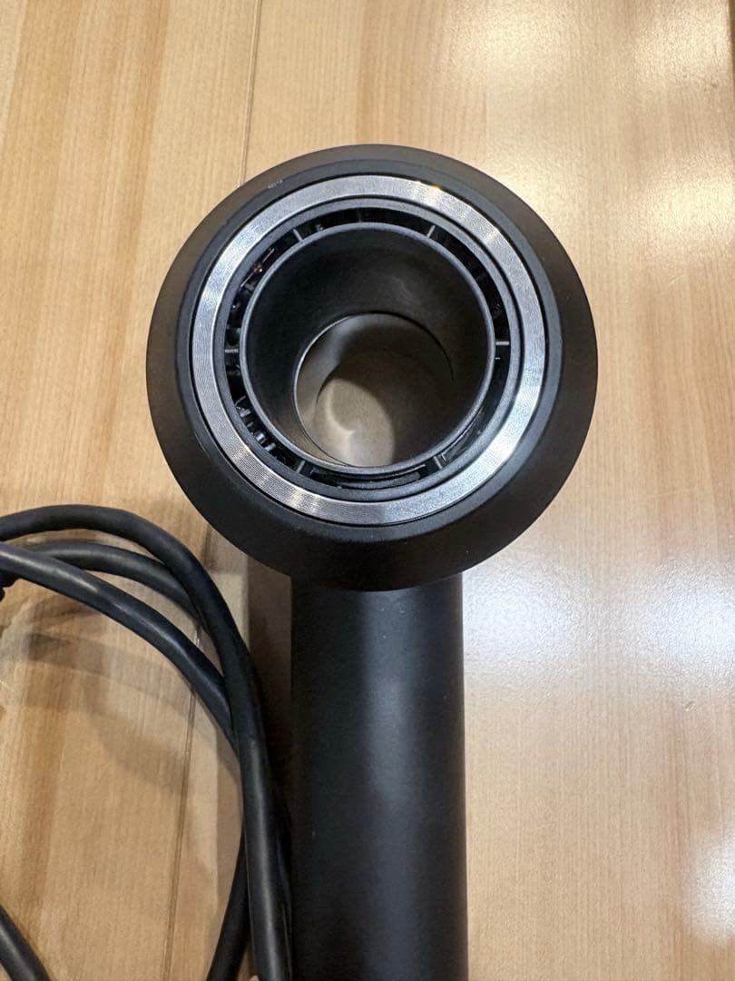 dyson ダイソン　ヘアドライヤー　ブラック　ニッケル