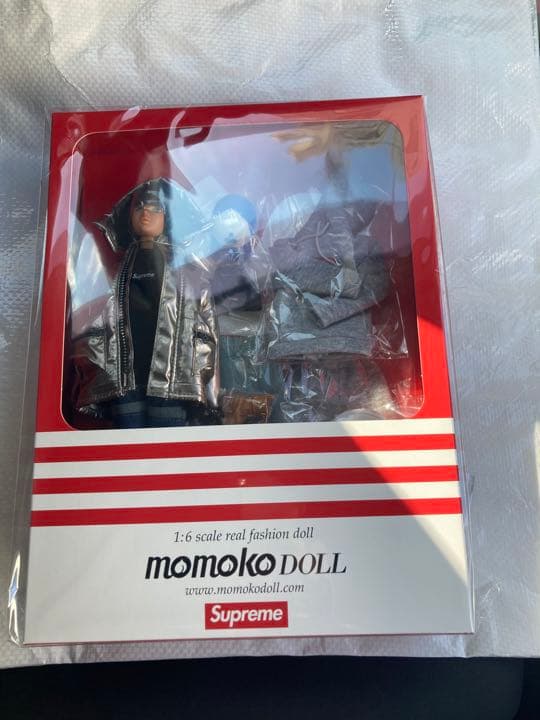 Supreme momoko DOLL　モモコドール