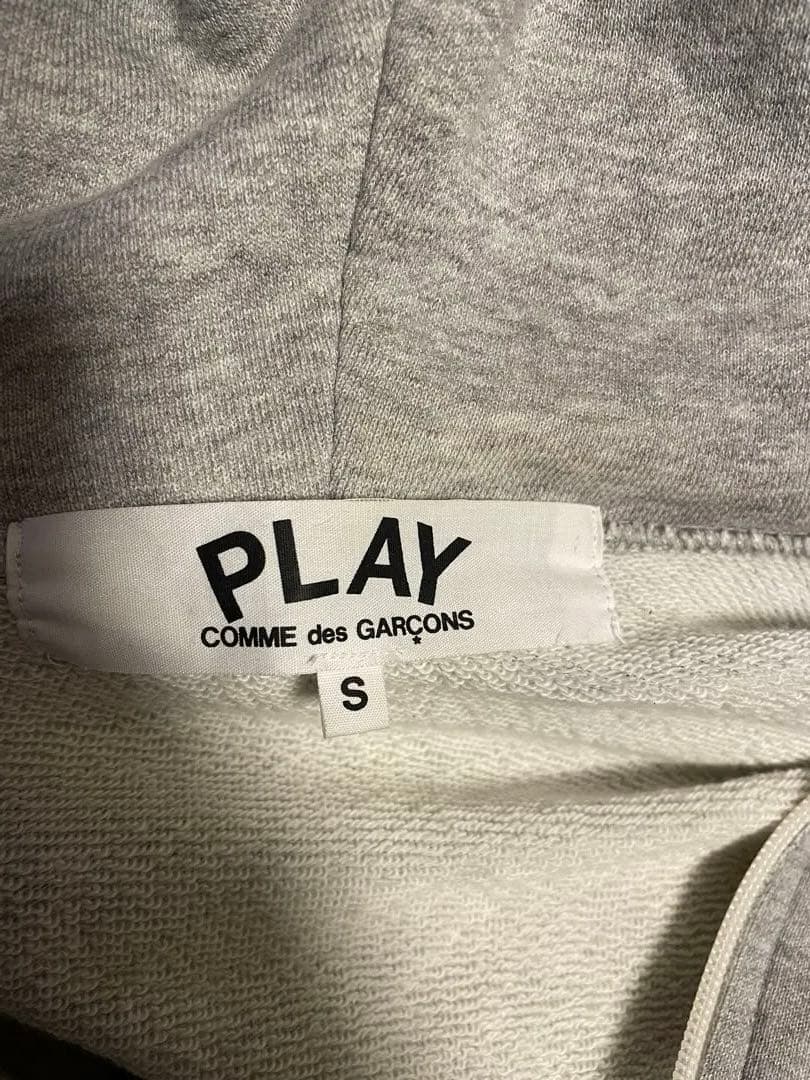 PLAY COMME des GARÇONS グレー パーカー S