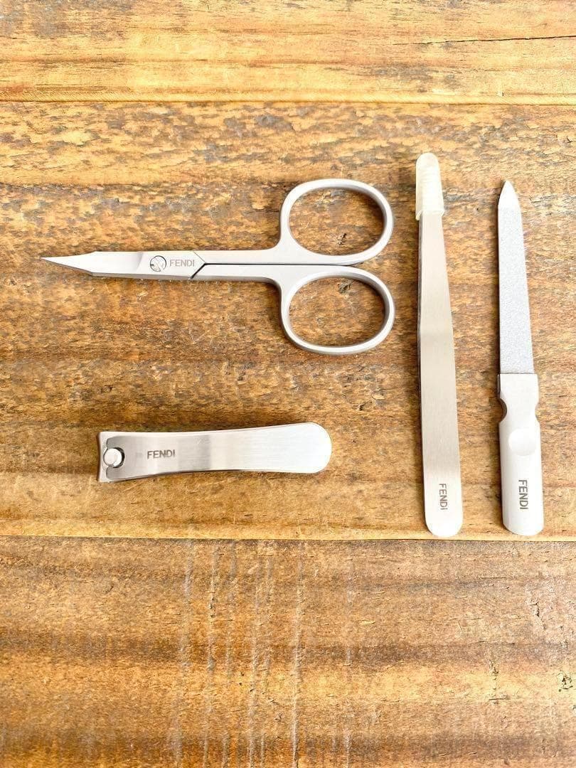 FENDI フェンディ グルーミング ネイルケアセット レザーケース付き 爪切り
