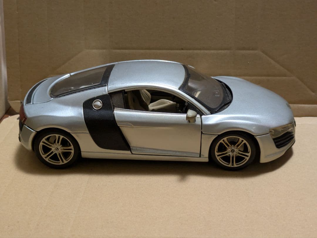 Maisto（マイスト）1/18 アウディ R8