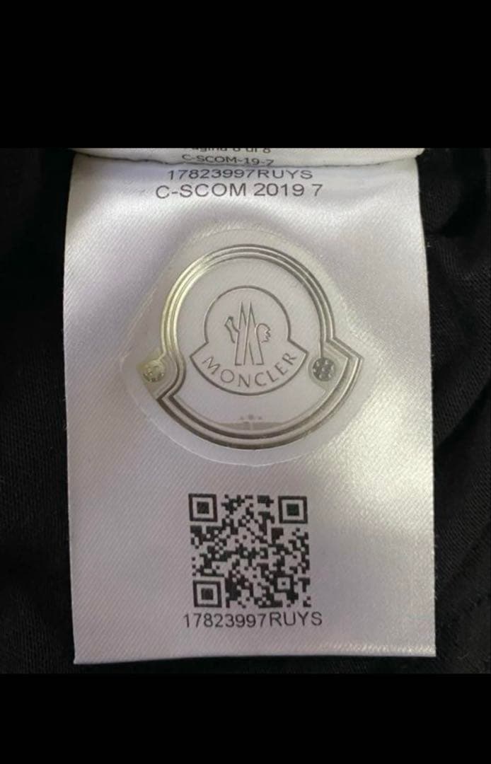 再値下げ　美品　MONCLER ワンポイントロゴ Tシャツ