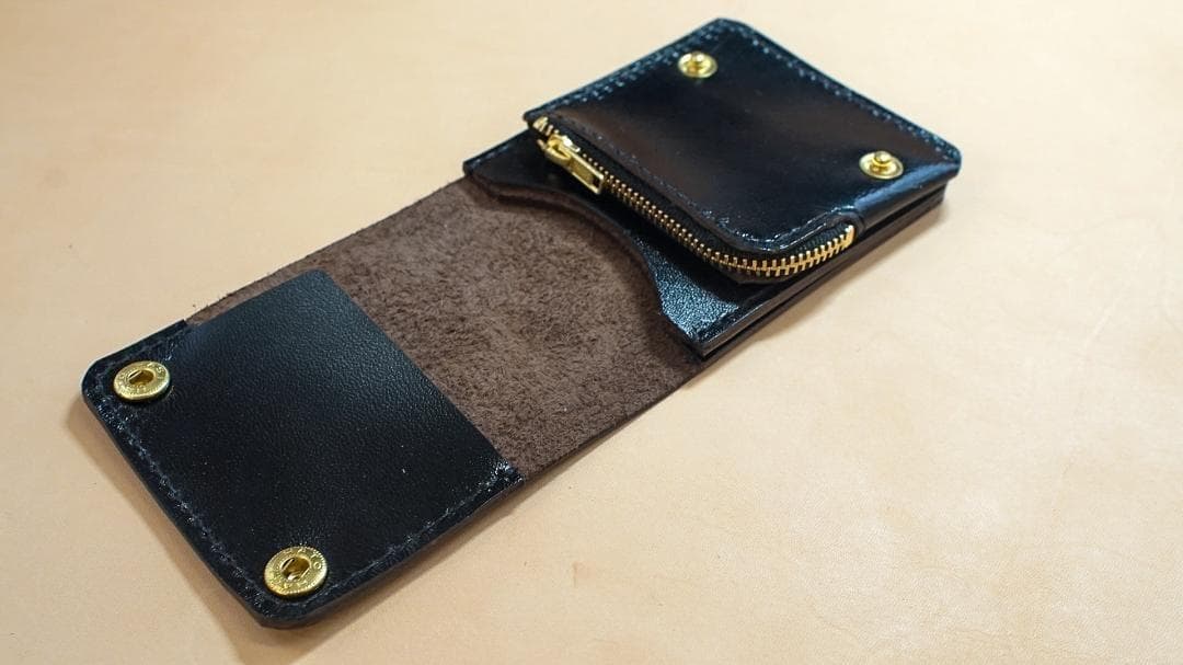 スマートトラッカーウォレット　タンニン鞣し　ブラック　茶芯　馬革手縫い